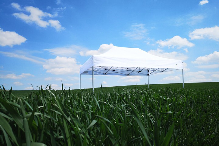 Namiot nożycowy promocyjny o wymiarach 2x2 m