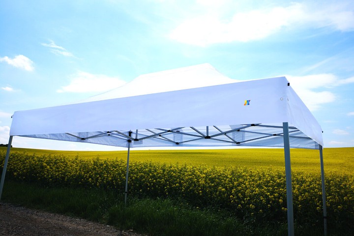 Namiot promocyjny imprezowy o wymiarach 2x2 m