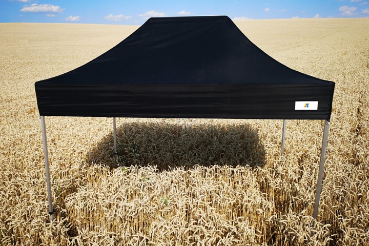 Budka reklamowa o wymiarach 2x2 m