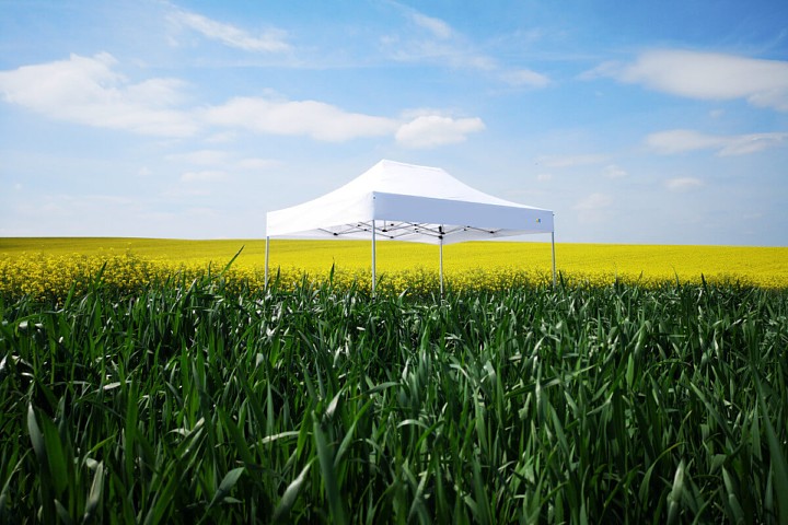 Namiot wystawowy imprezowy o wymiarach 2x2 m