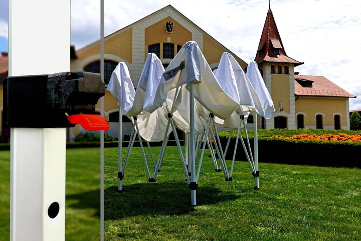 Namiot składany 2x2 na potrzeby promocji